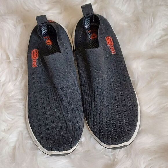 Red by Marc Ecko soft sole Pull-on sneakers - Picture 3 of 11